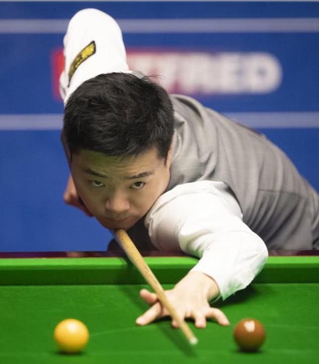 并在防守端 并在防守端