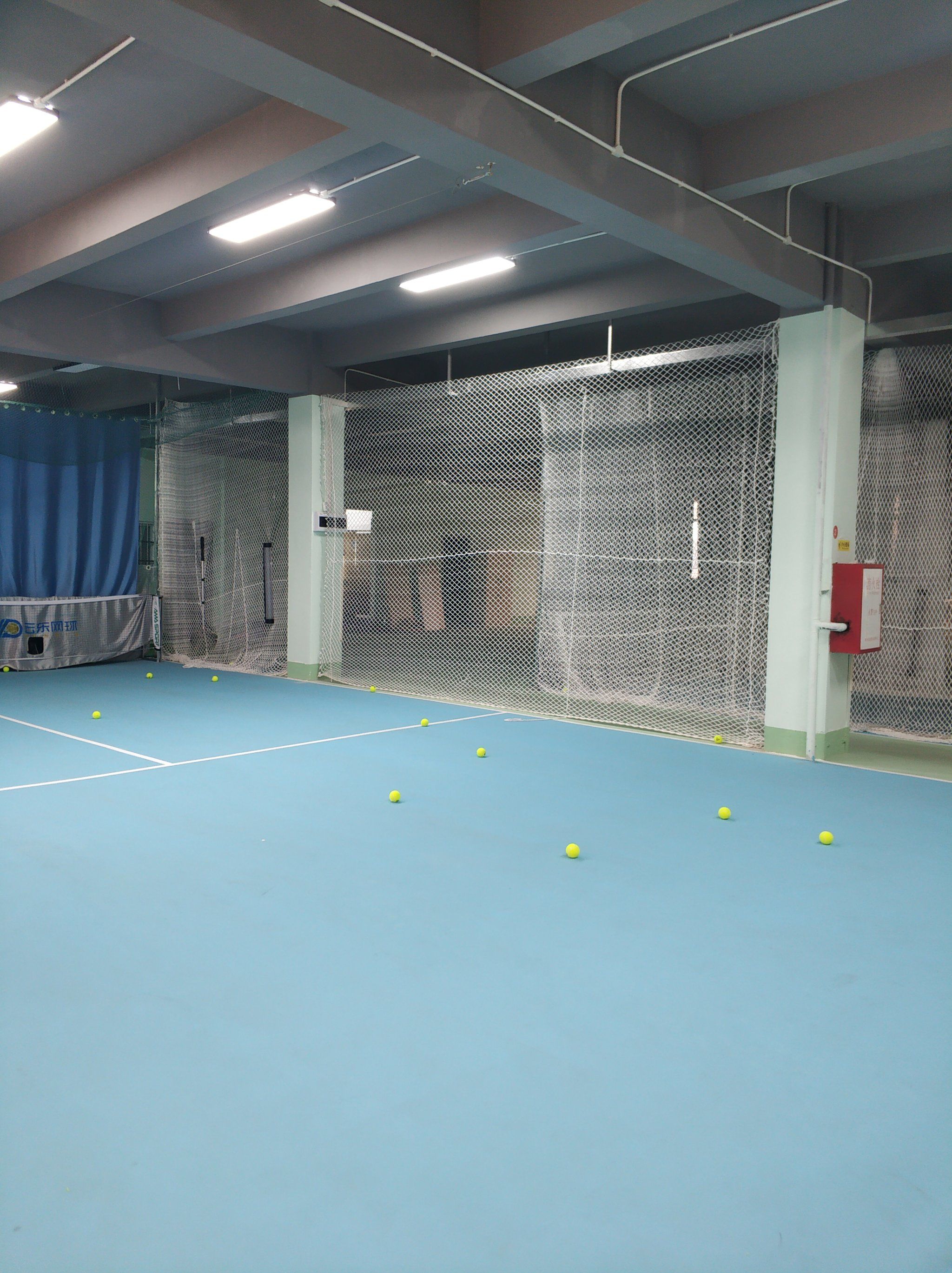 场更像是集 场更像是集