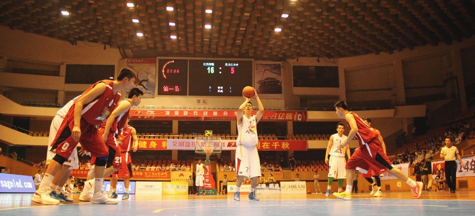 定首发与关 定首发与关